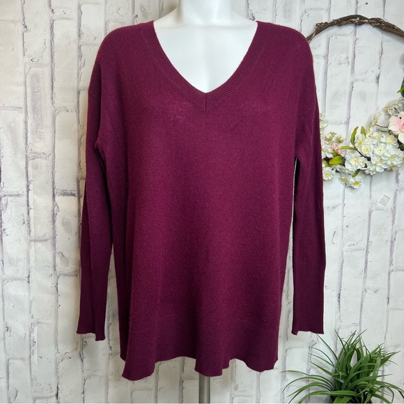 Halogen 100% Cashmere V Neck Lightweight Sweater in Purple Red - Picture 1 of 6
